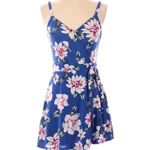 EUC Romper Candie's size Medium, Floral